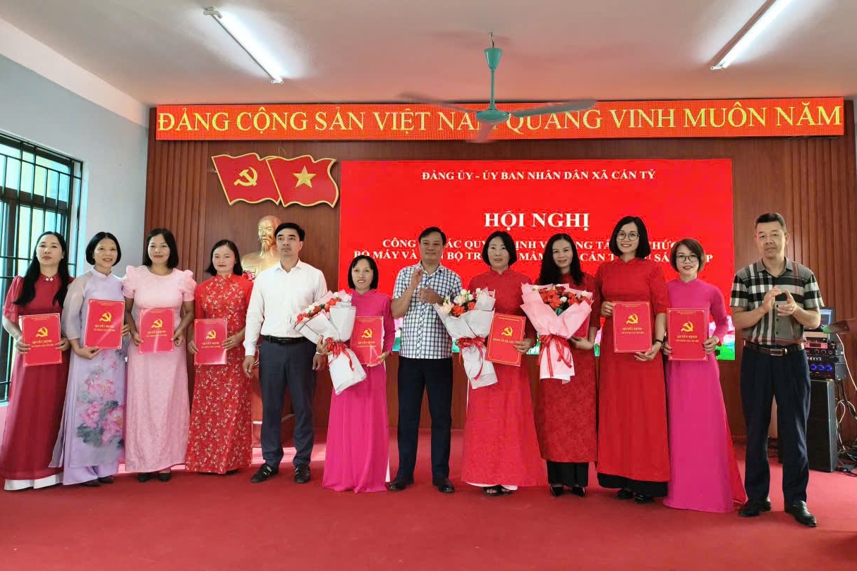Xã Cán Tỷ kiện toàn tổ chức bộ máy Trường Mầm non sau sáp nhập