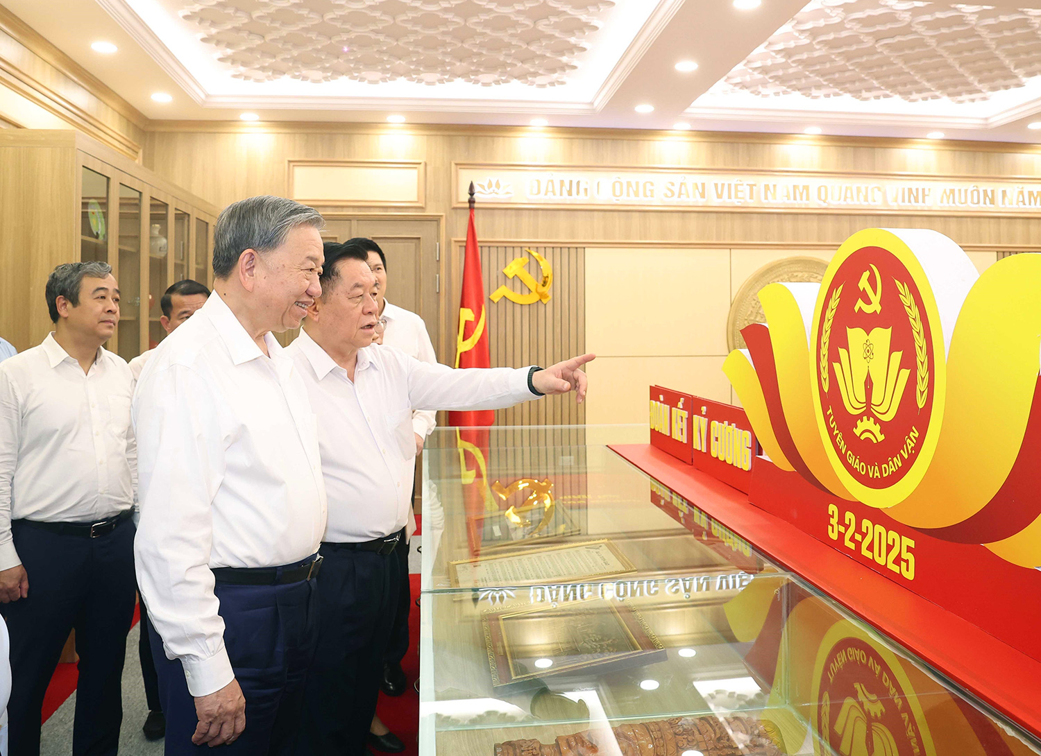 Ảnh tin