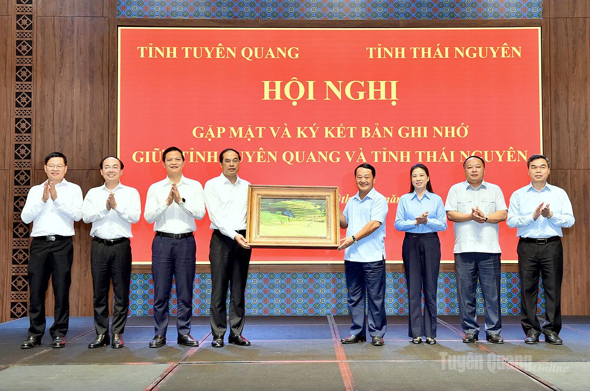Ảnh tin